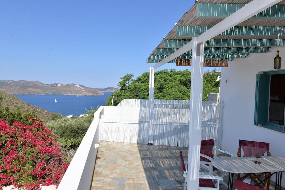 Zanart Maisonette Трипити Екстериор снимка