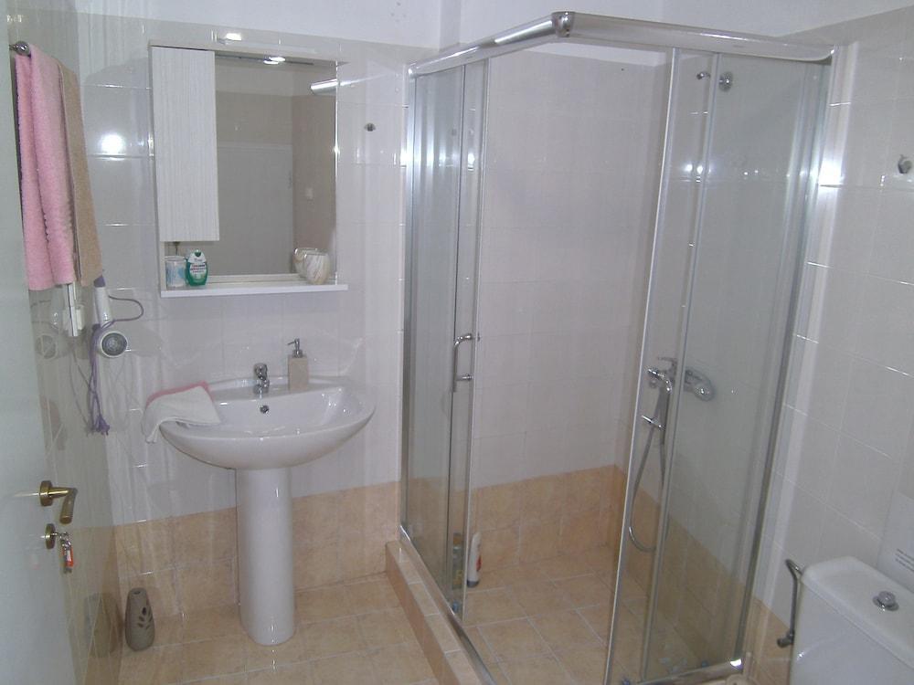 Zanart Maisonette Трипити Екстериор снимка