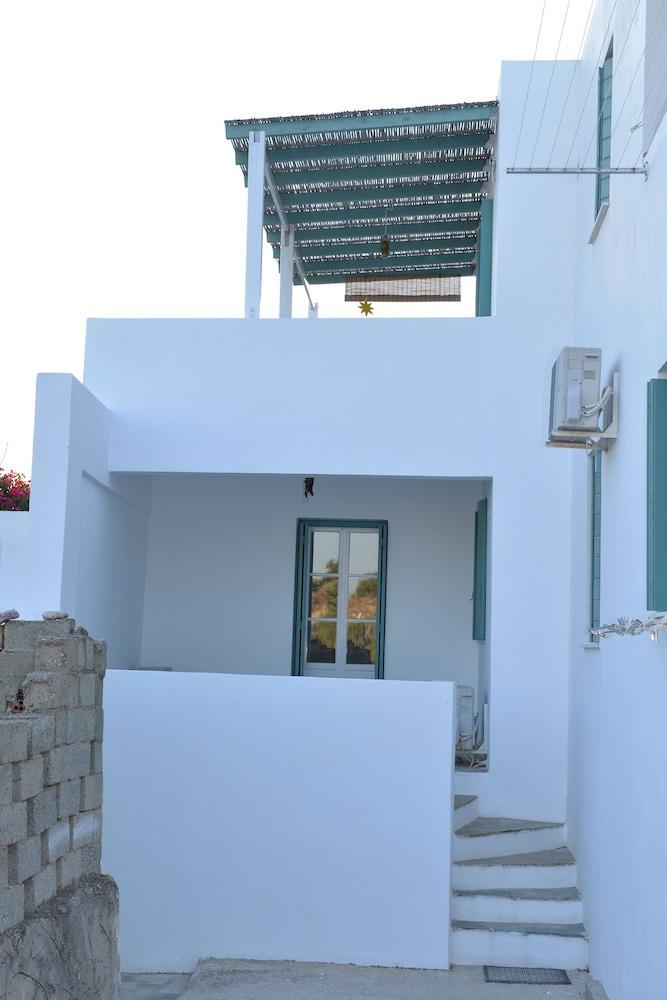 Zanart Maisonette Трипити Екстериор снимка