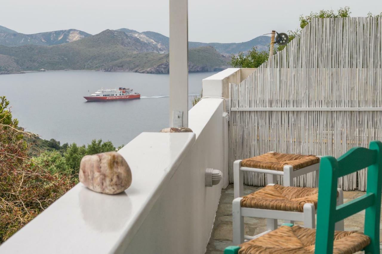 Zanart Maisonette Трипити Екстериор снимка