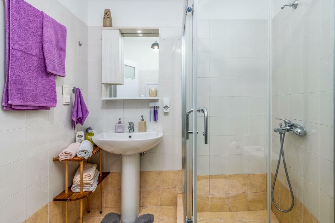 Zanart Maisonette Трипити Екстериор снимка