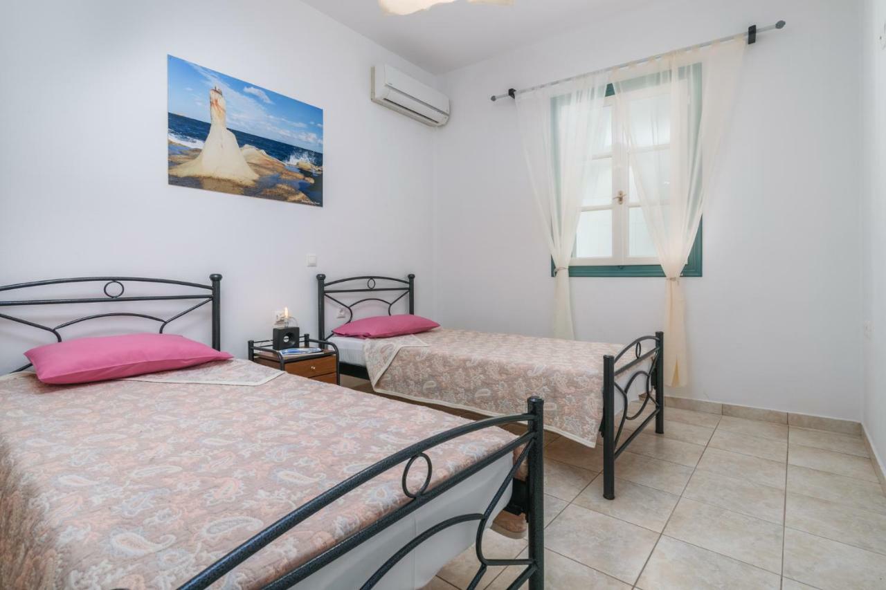 Zanart Maisonette Трипити Екстериор снимка