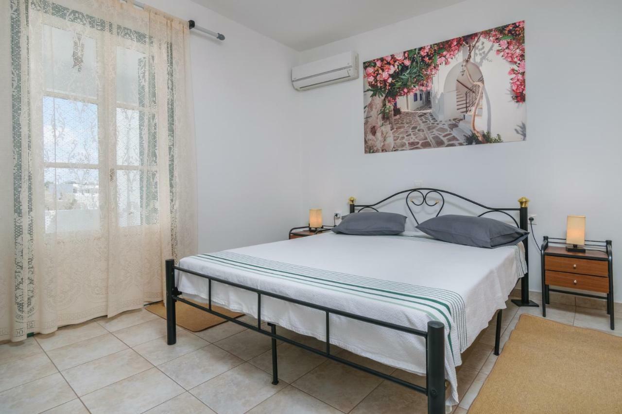 Zanart Maisonette Трипити Екстериор снимка